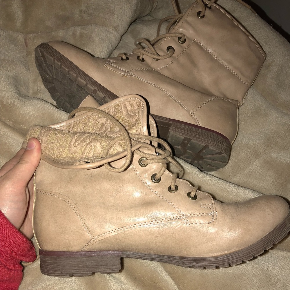 Super cute boots 😍